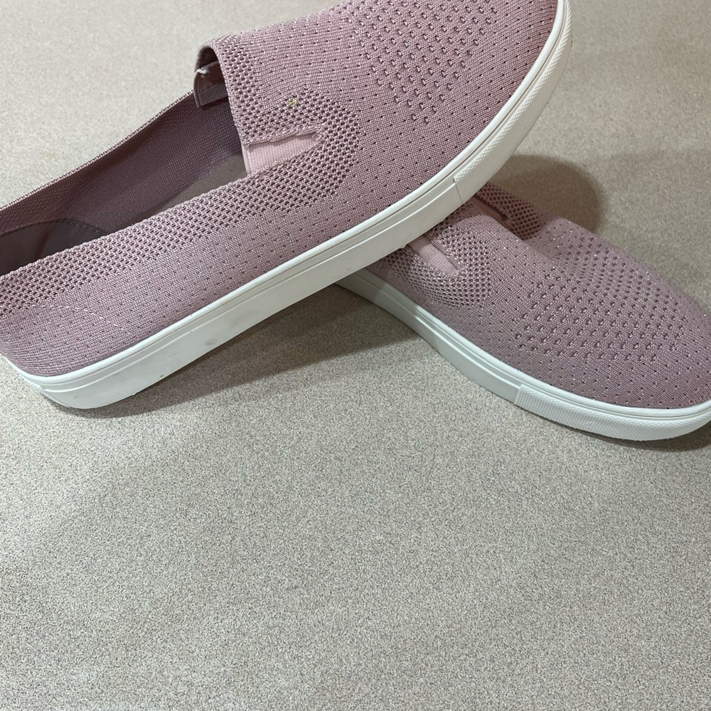 12W Pink Slip on Shoes NEW Cloudwalkers by Avenue with a little suttle sparkle.